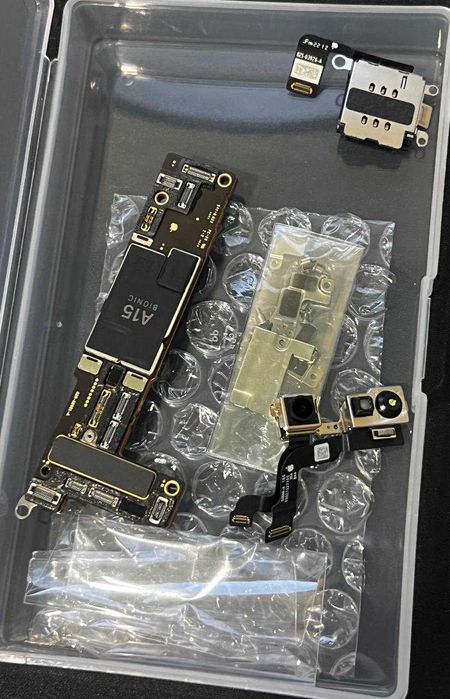 Продам материнскую плату Iphone 14 256 gb lock