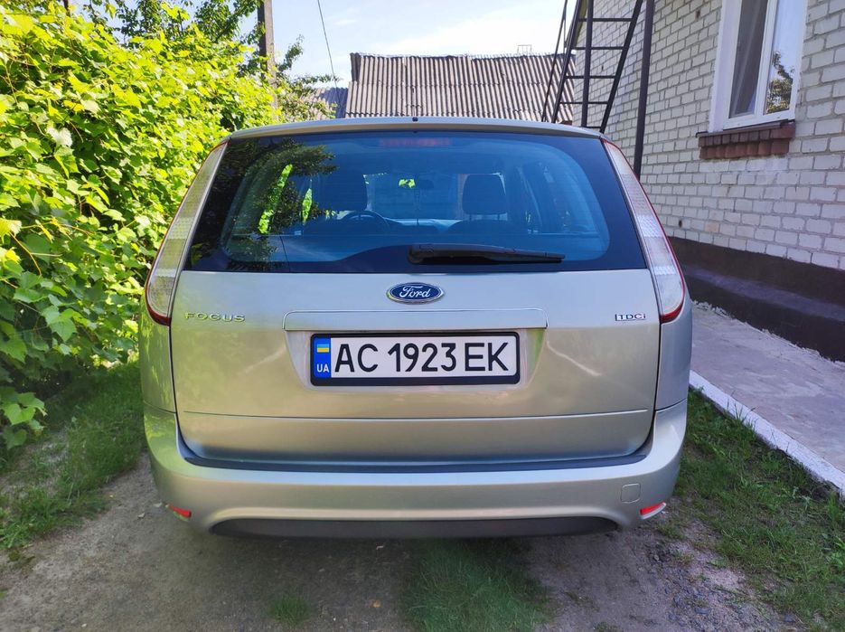 Форд фокус 2  рестайлін в хорошому стані.