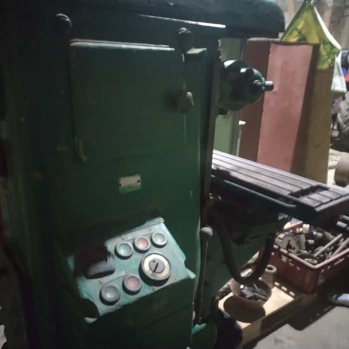 Frezarka uniwersalna fu2