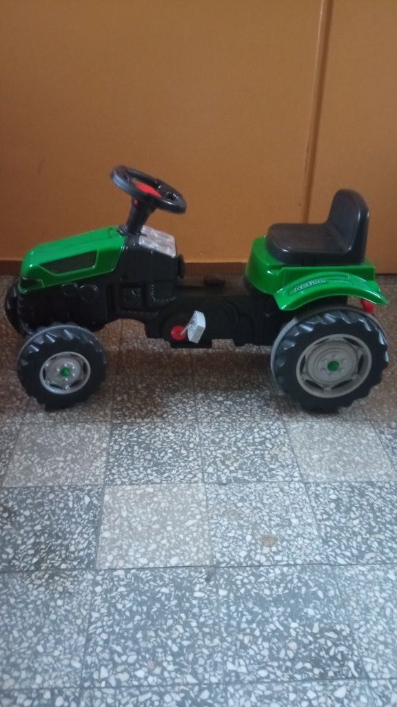 Traktor firmy Pilsan