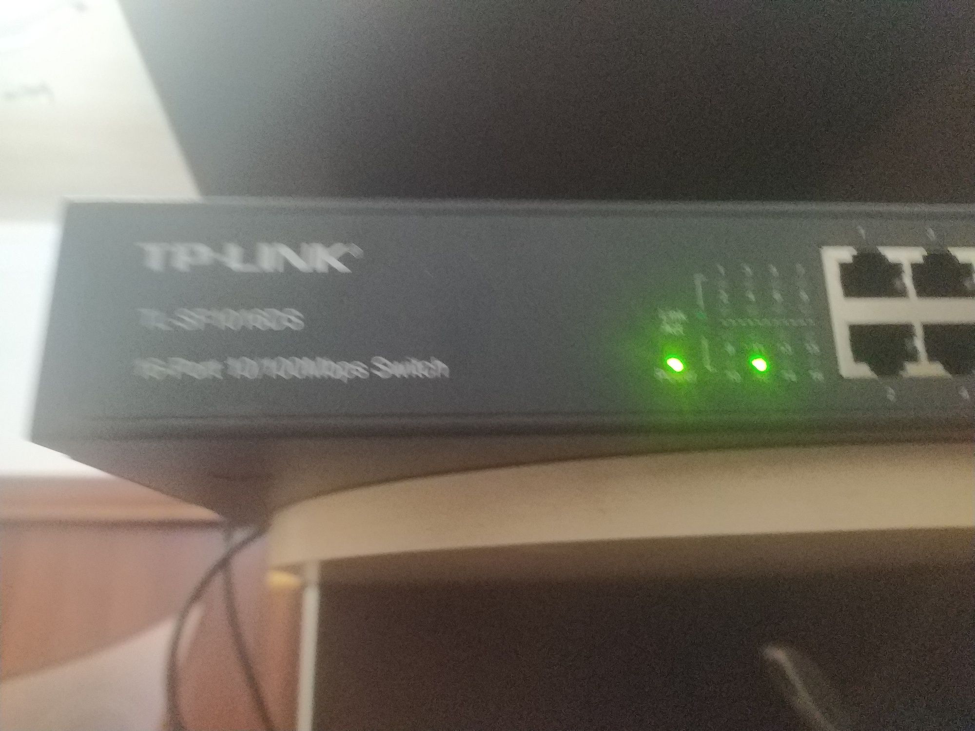 Продам роутер tp-link tl sf 1016 ds на запчастини