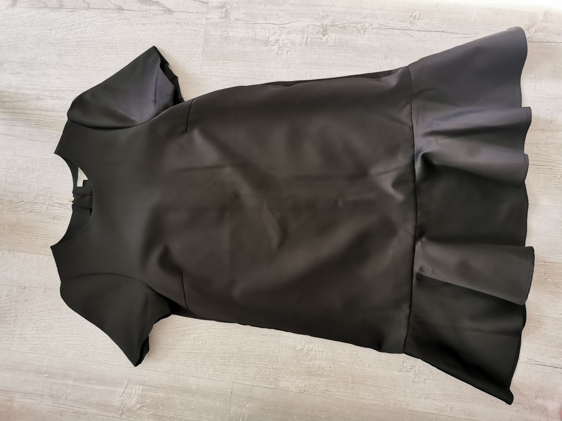 Piękna mała czarna H&M 38