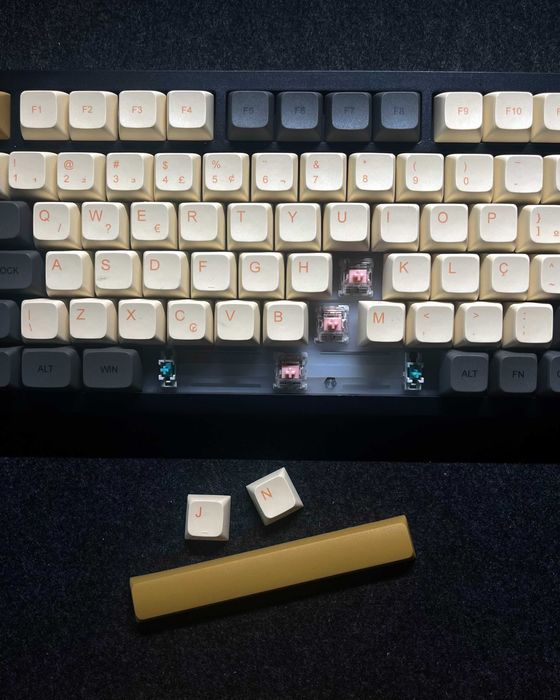 MK Teclado Mecânico RGB 75%