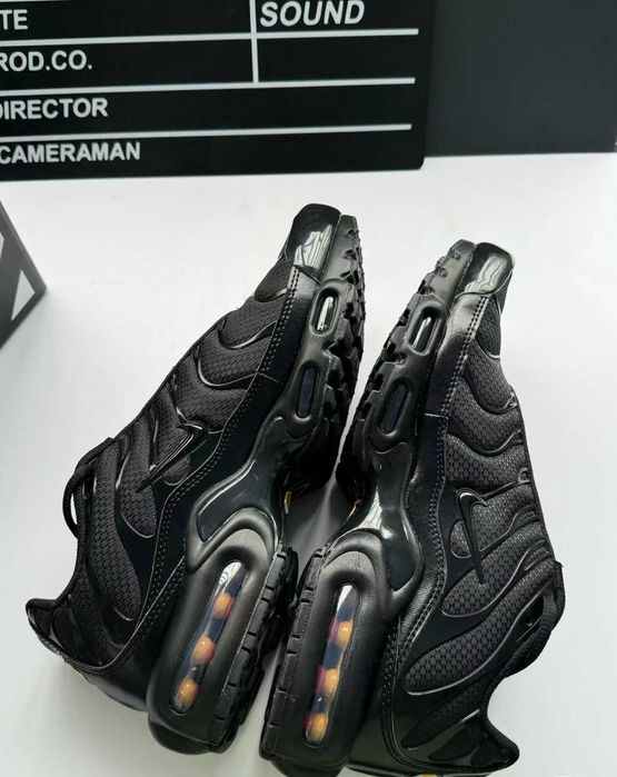 "Buty damskie Trampki"Nike_Air_Max_TN_Plus_czarny R.46