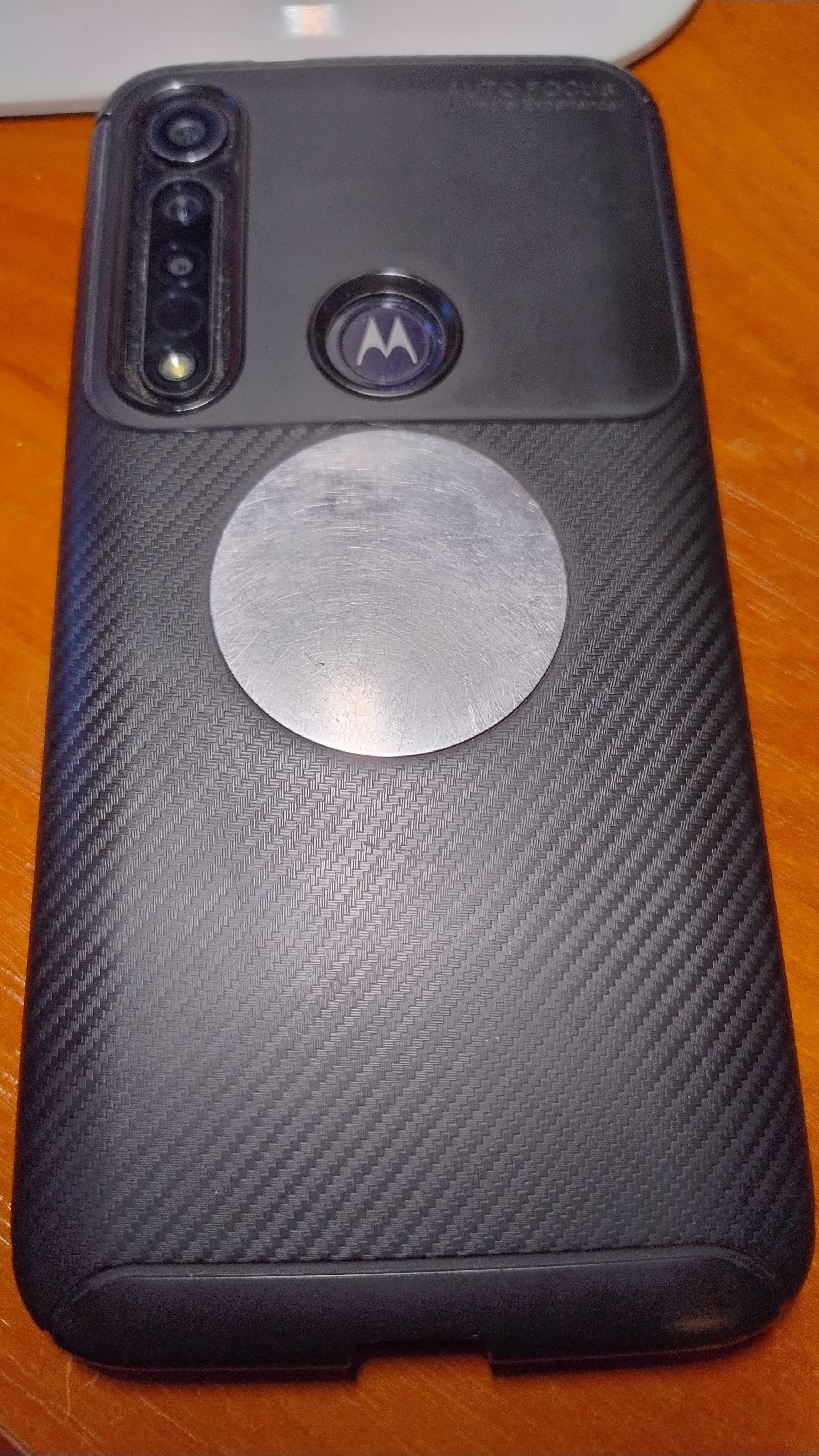 Motorola g8 plus. 4-64 gb