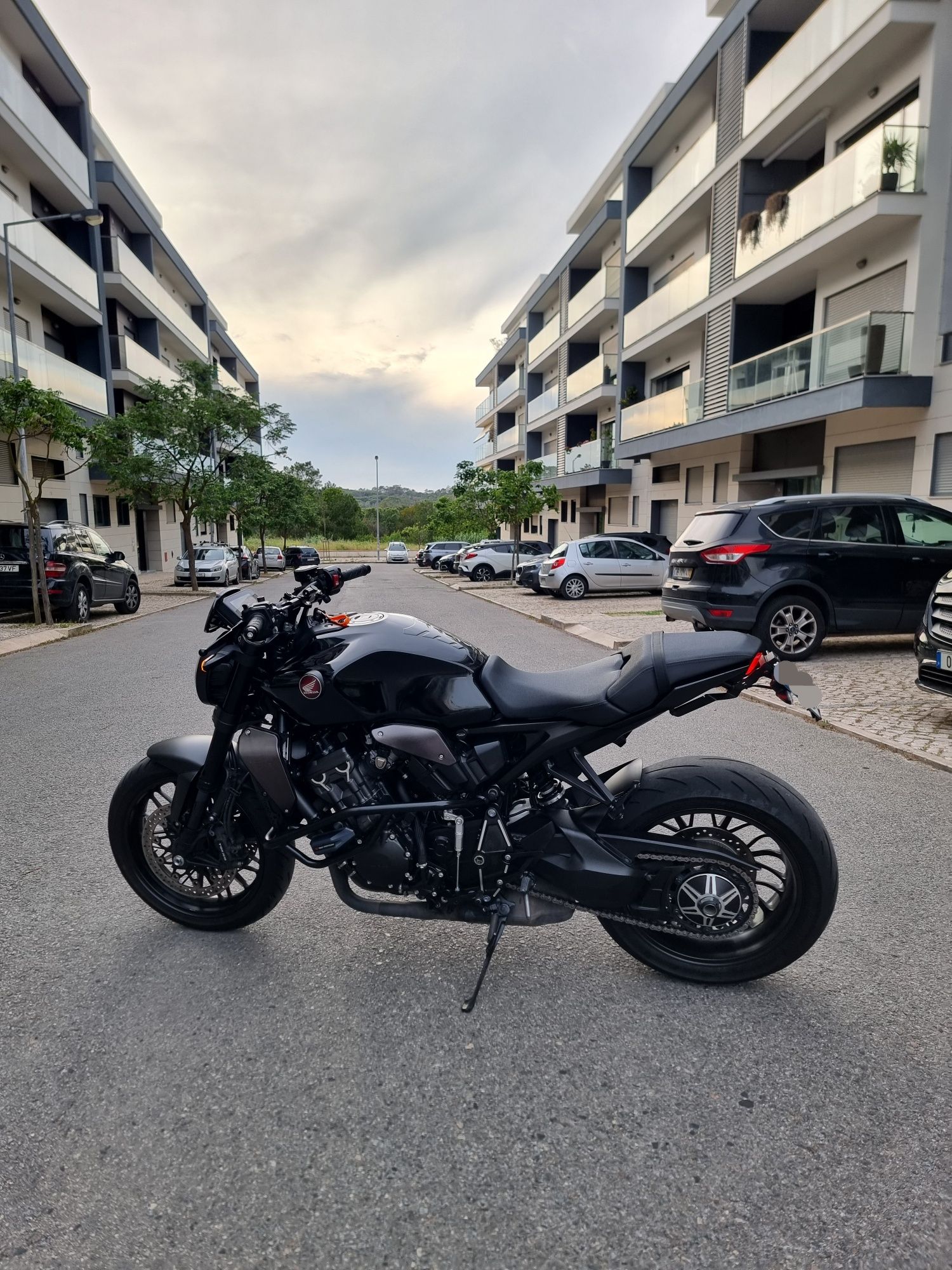 Honda CB 1000r black edition