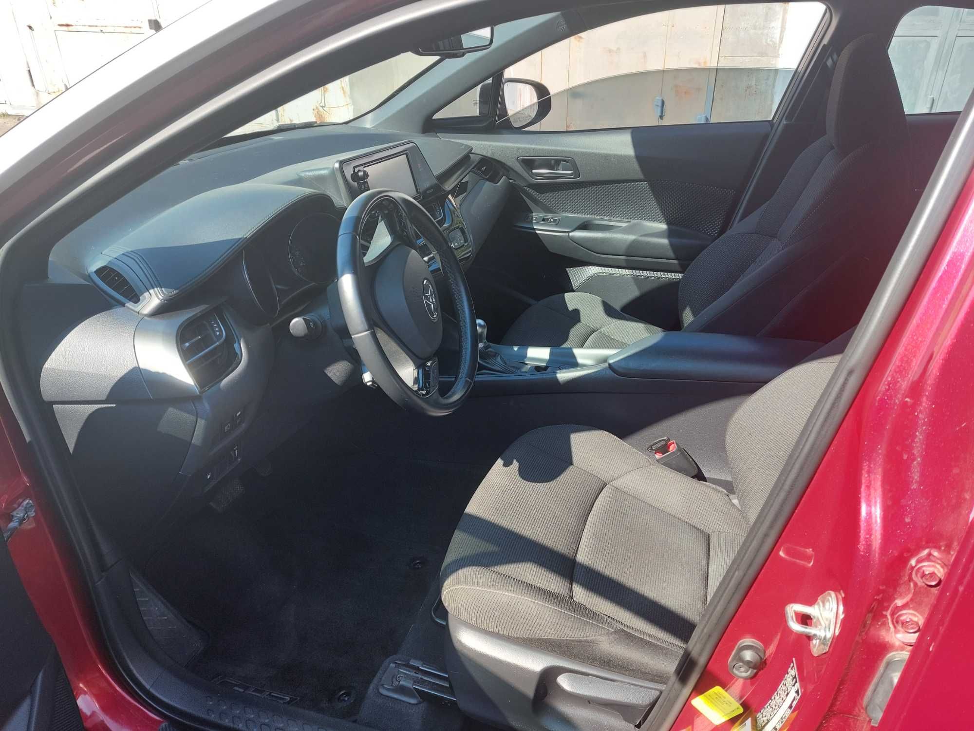 Продам Toyota C-HR