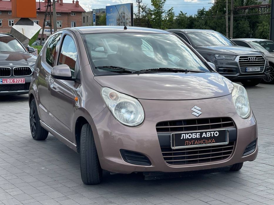Suzuki Alto автомобіль