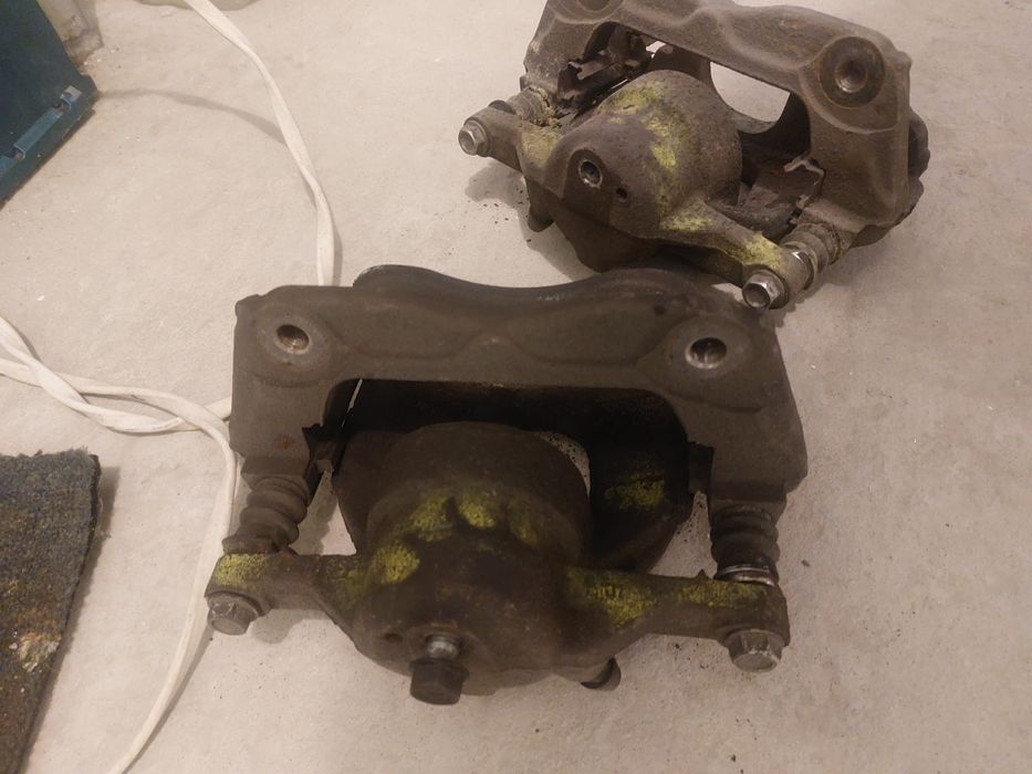 Супорта тойота авенсіс т27