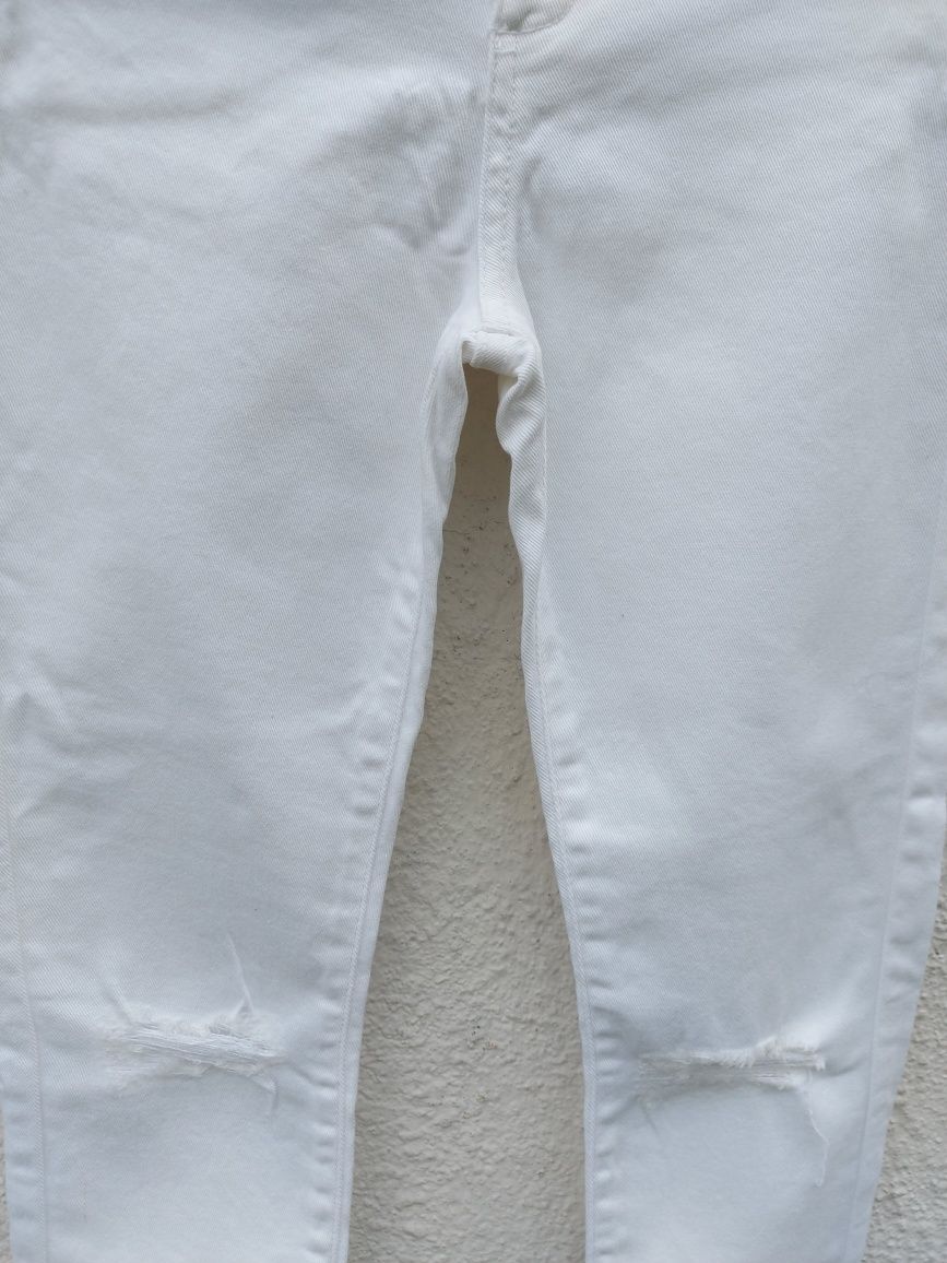 Białe nowe spodnie Reserved rurki rozmiar 152