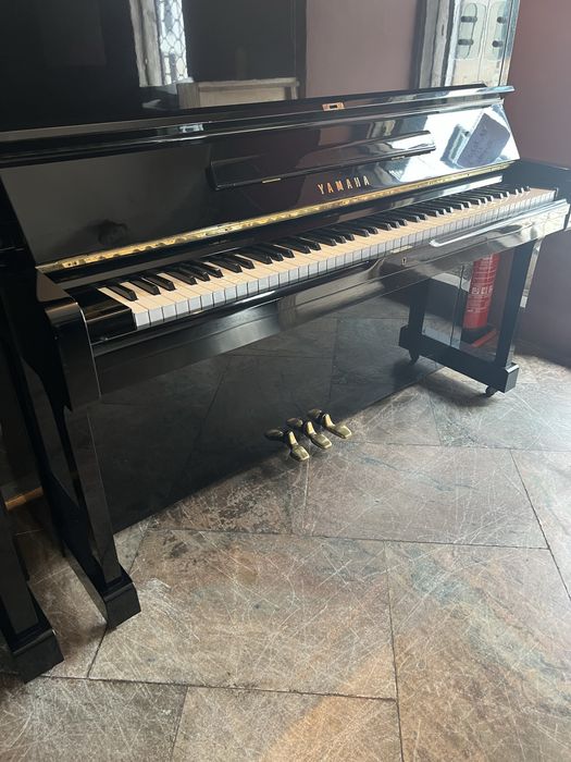 Piano vertical yamaha u1 bem estimado exelente