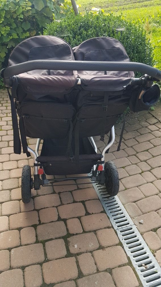 Wózek Mountain Buggy Duet dla dzieci rok po roku lub bliźniąt