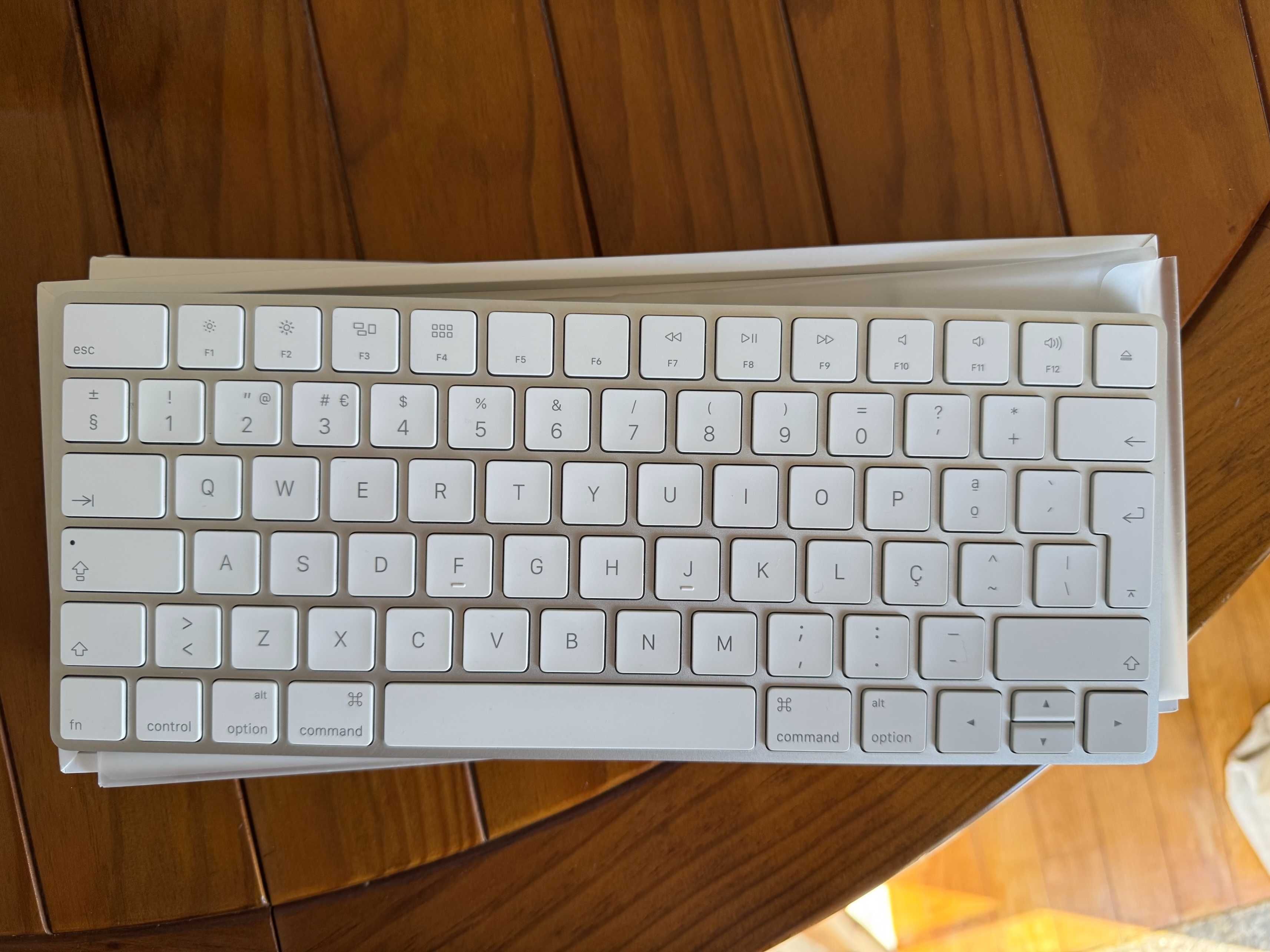 Apple Magic Keyboard Bluetooth PT