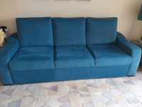 Sofá em tecido azul
