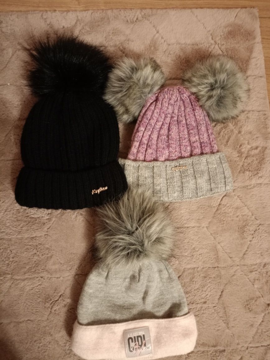 Zestaw czapek zimowych dla dziewczynki