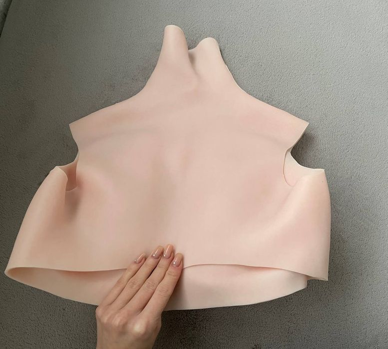 Большая силиконовая грудь женщины 11 размер(К),великі силіконові груди