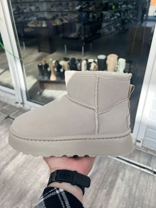 Ugg australia classic mini platform чорні бежеві угги  опт і роздріб