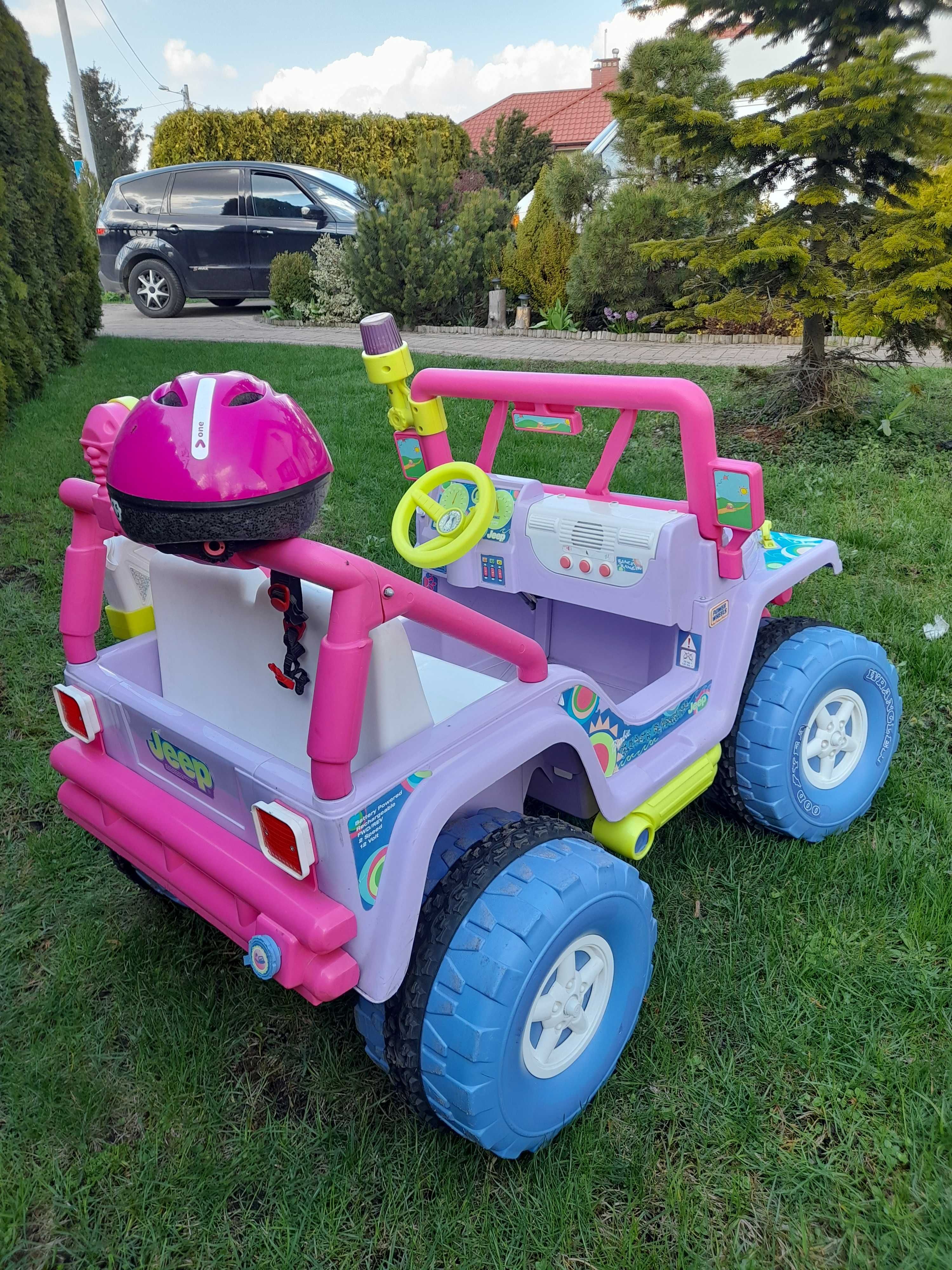 Auto na akumulator firmy FISHER PRICE - Jeep Barbie