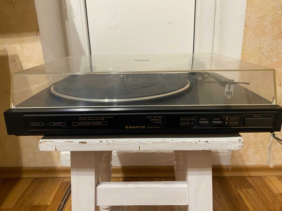 Виниловый проигрыватель Sanyo TP6100