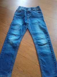 Spodnie jeansowe r.134/140