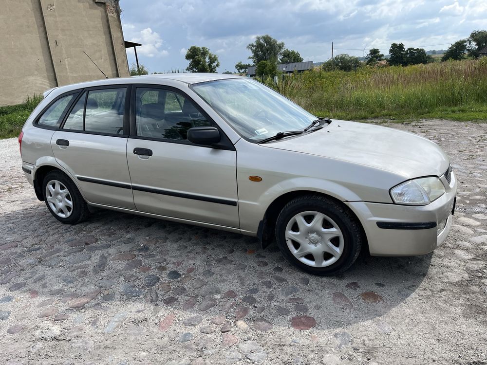 Mazda 323 1,5 benzyna rok 99