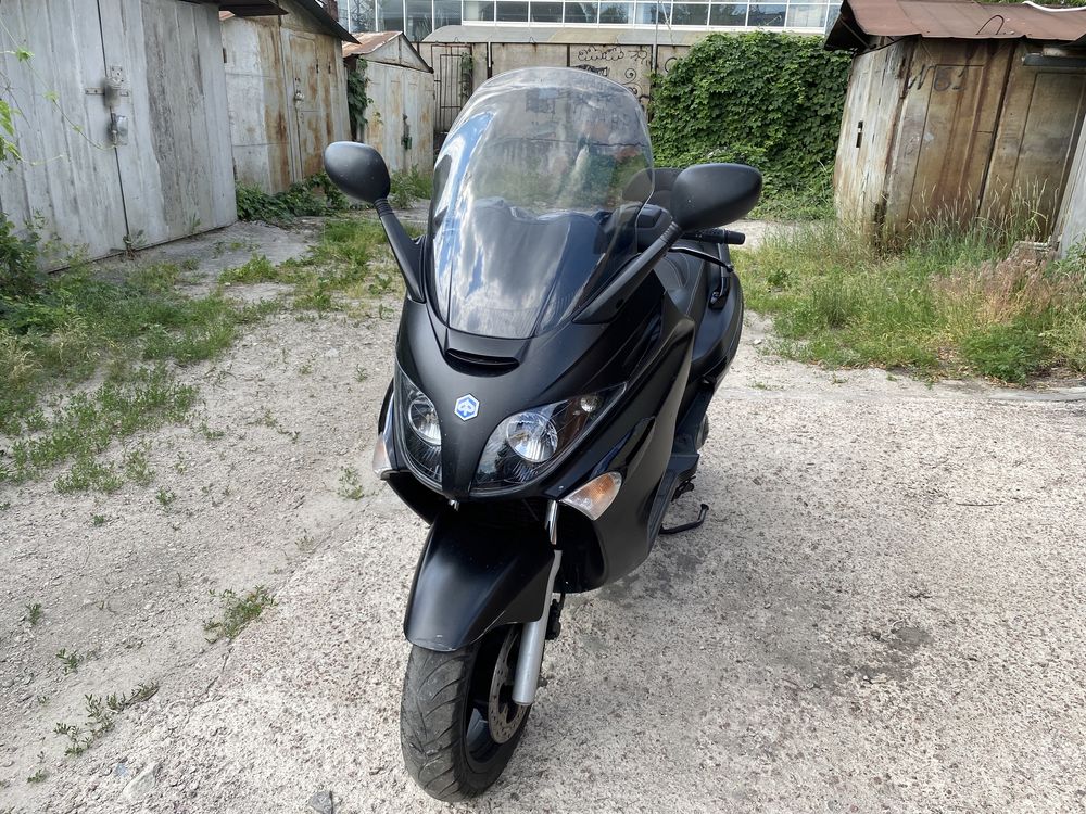 Скутер мопед piaggio x-evo