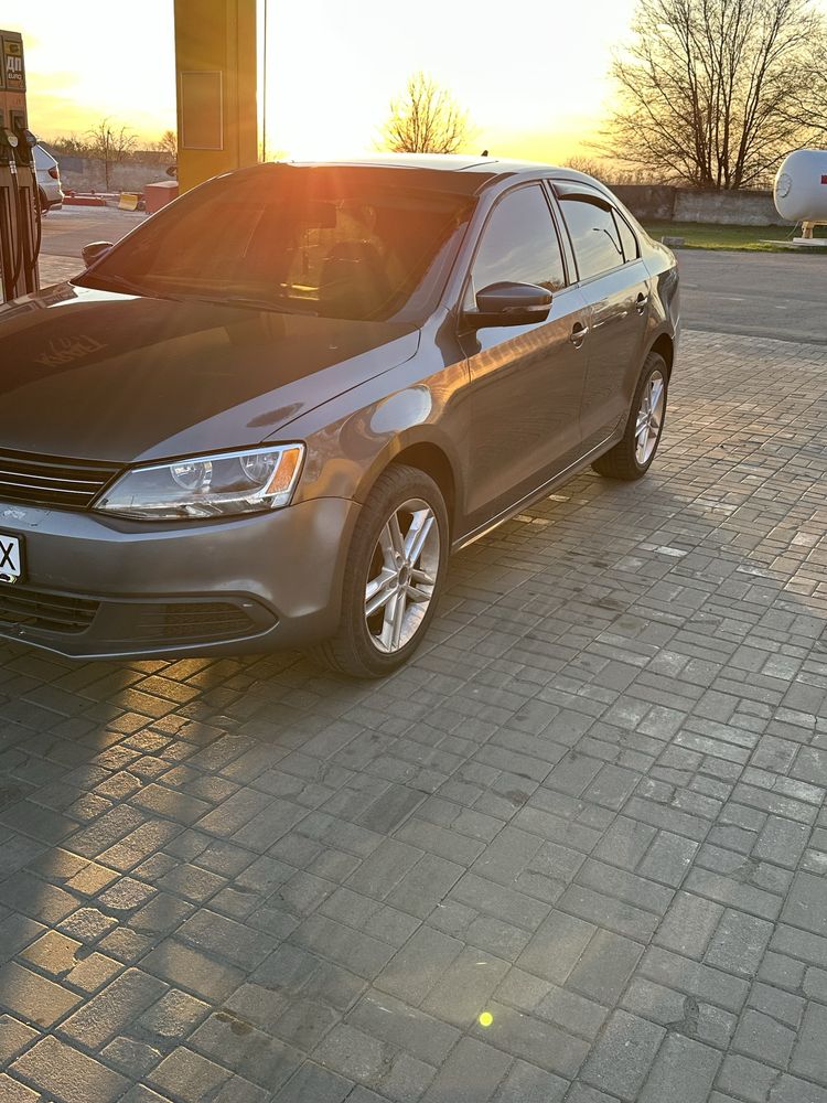 Volkswagen Jetta 2,5, максимальна комплектація