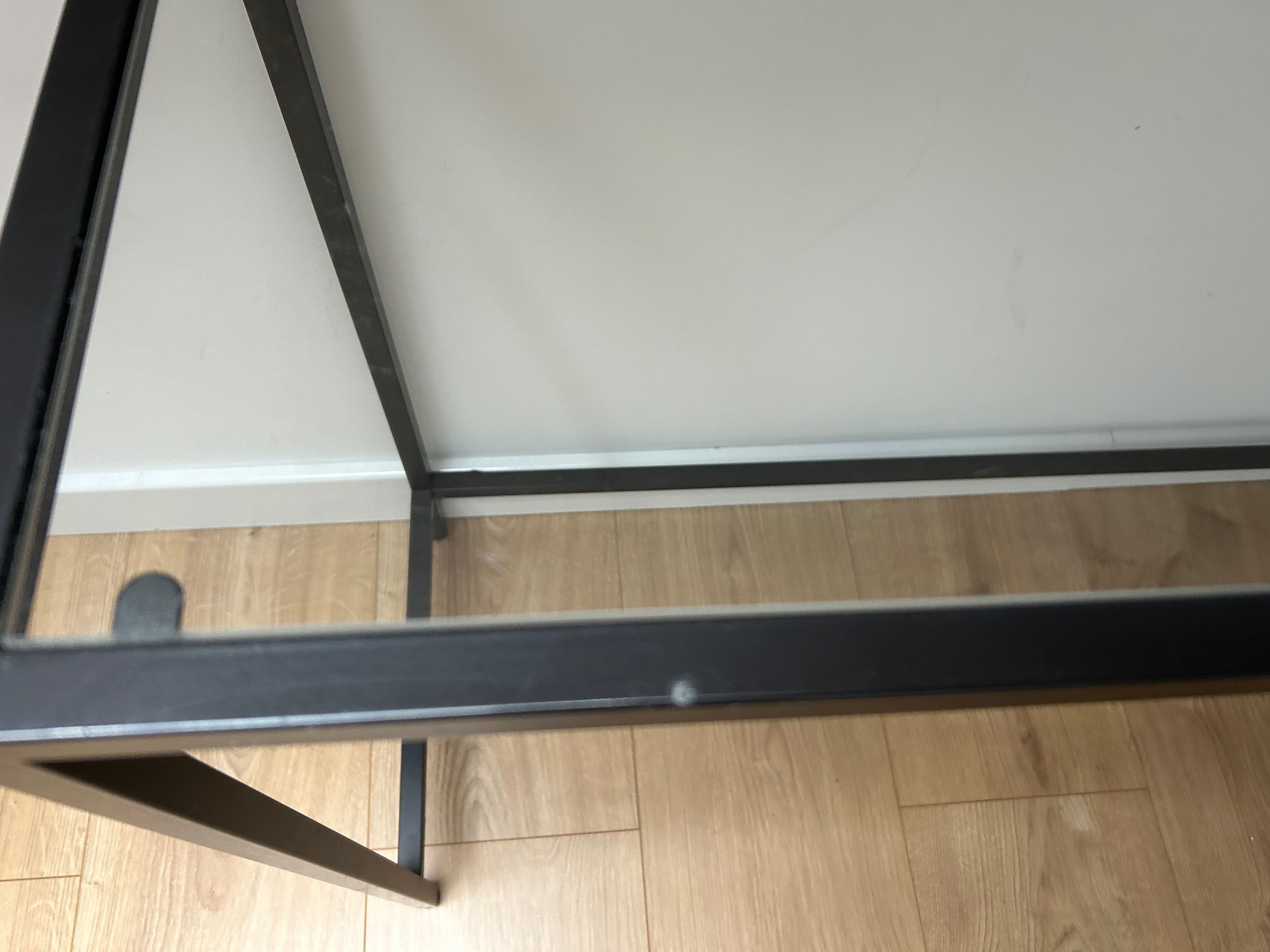 Szklane biurko ikea