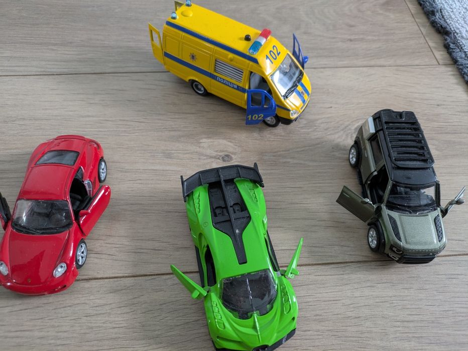 Набір машинок інерційні