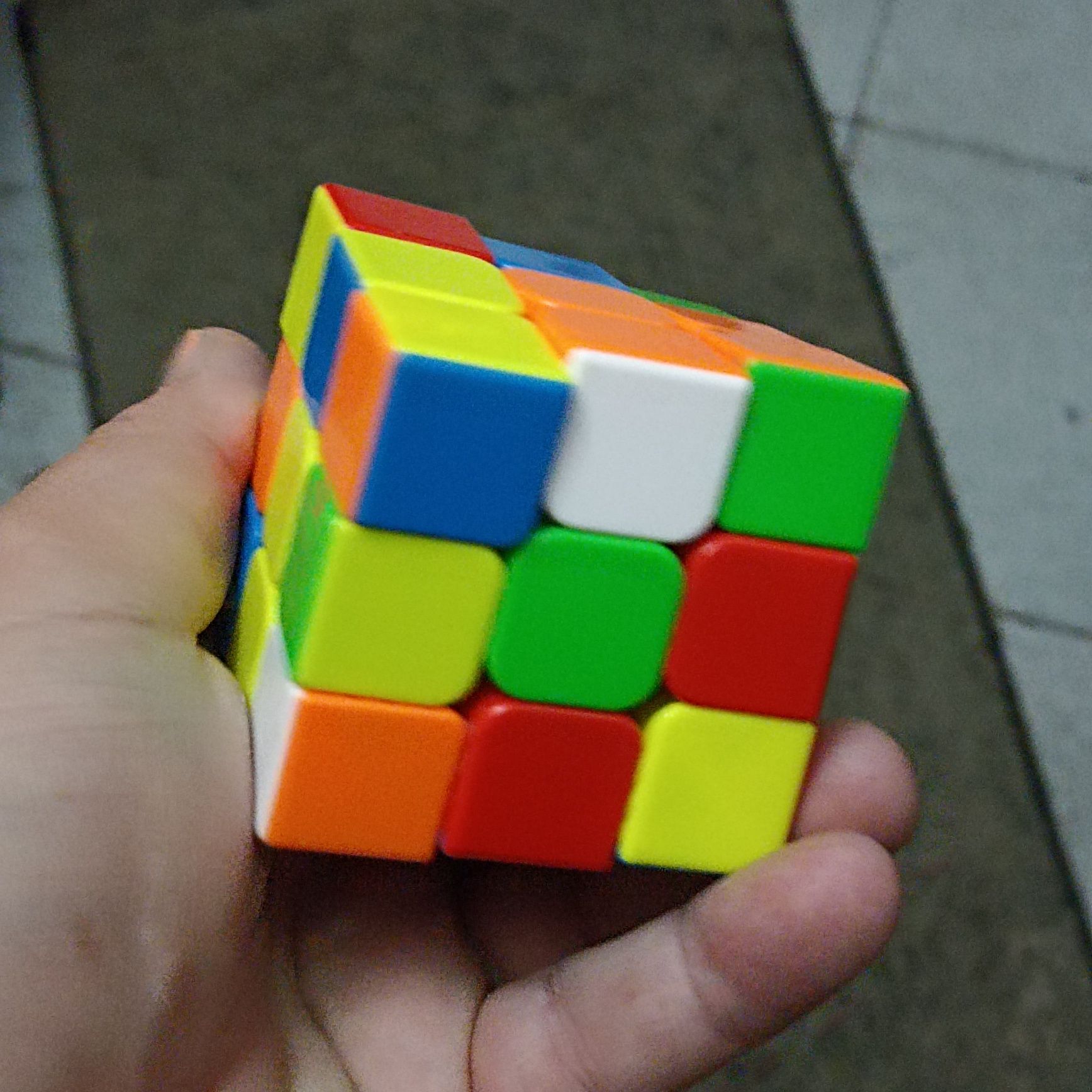 Cubo mágico para desenvolvimento de memória
