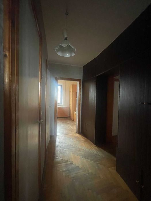 Продам 3-кімнатну квартиру на Сихові, вул. Хуторівка