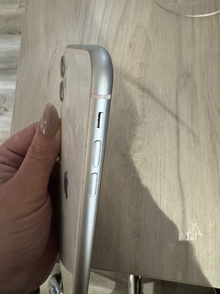 iPhone 11 64. ГБ