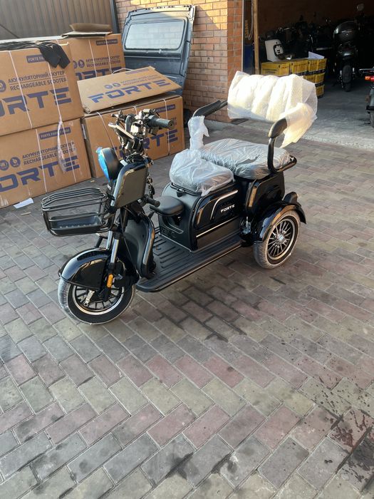 скутер Suzuki Burgman 200 без пробігу по Україні з Японії