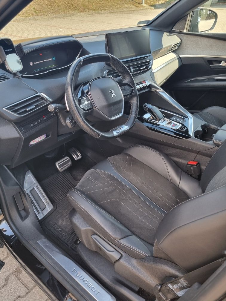 Wynajem SUV Peugeot 3008