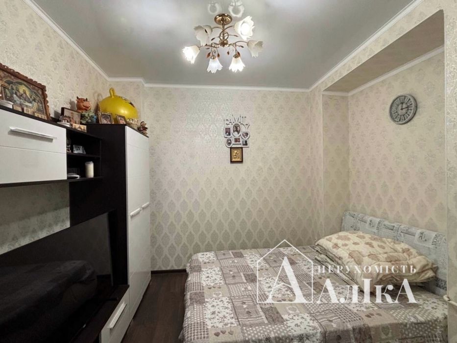 Продам 2-кімнатну секцію з ремонтом в центрі міста