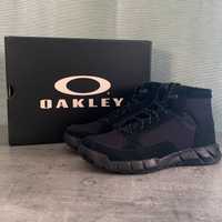 Buty zimowe trekkingowe Oakley Urban Explorer Mid czarne r. 40