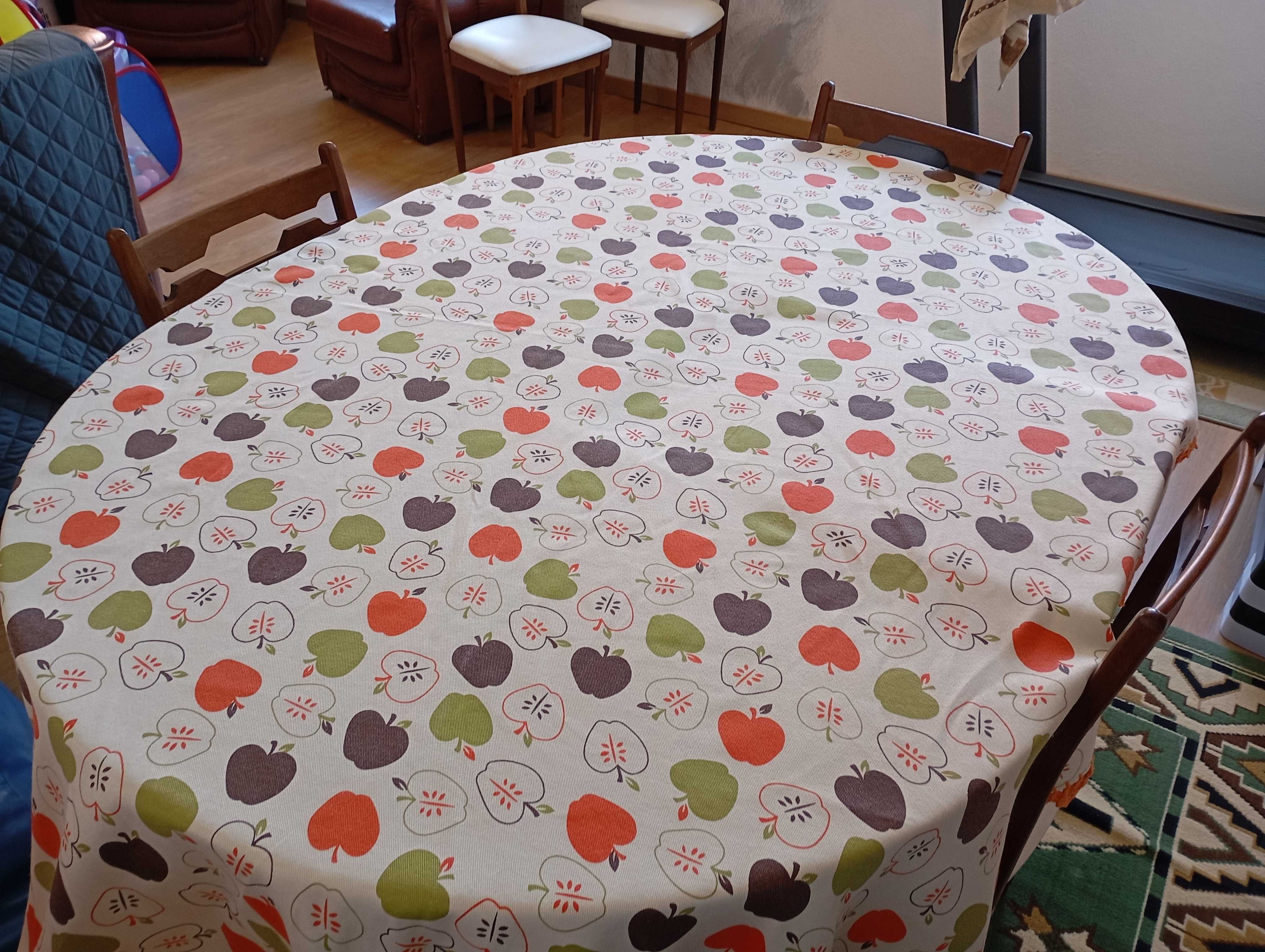 Mesa e  6 cadeiras