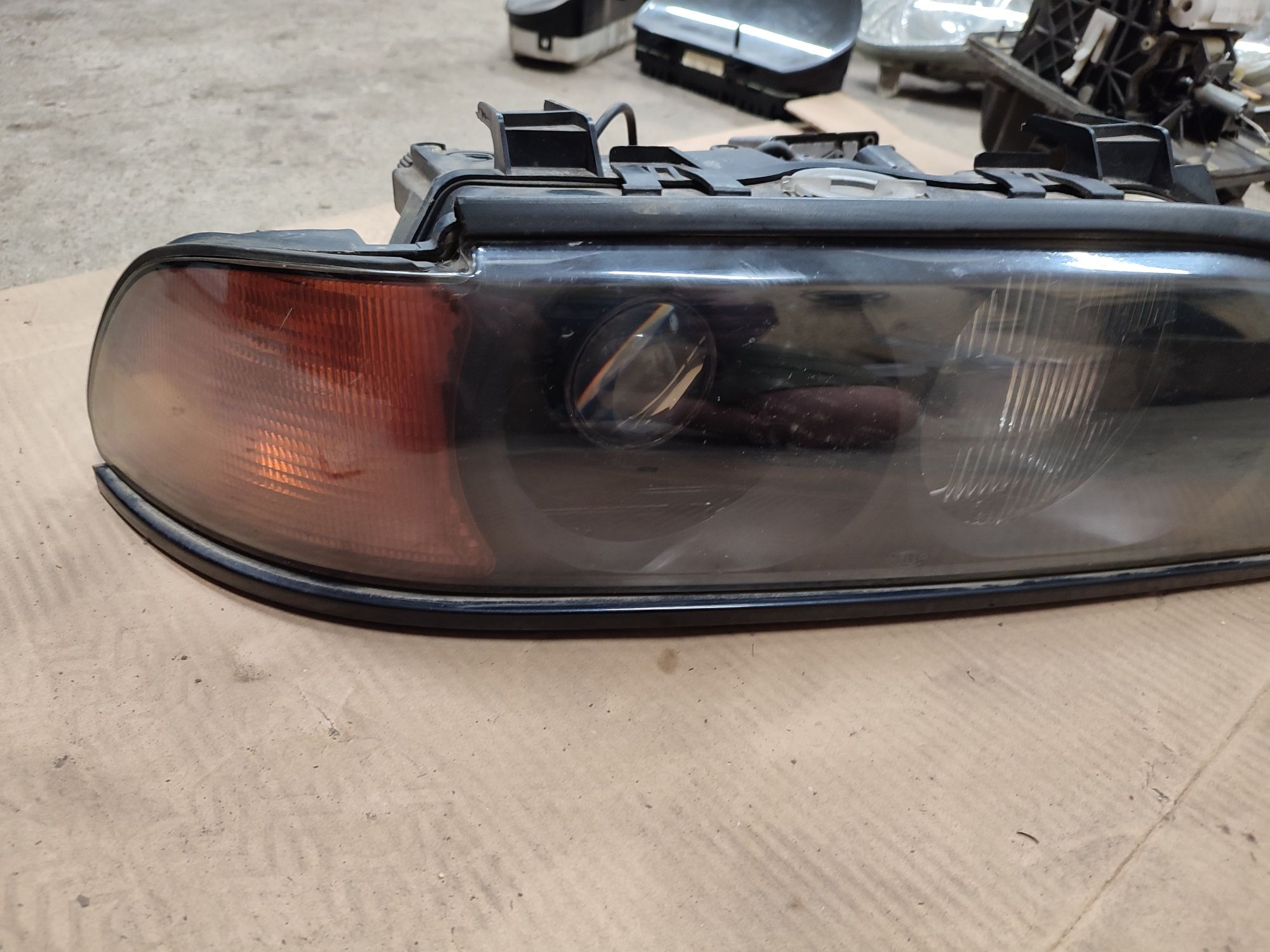 Lampa prawa prawy przód BMW E39