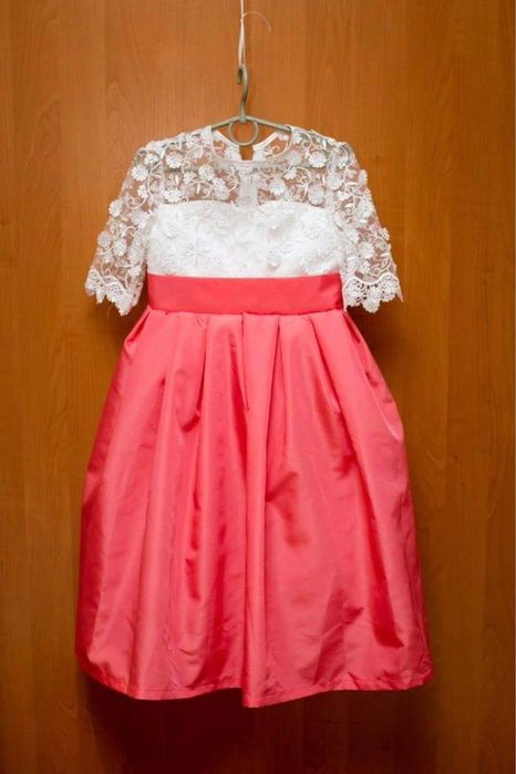 Святкова, пишна сукня