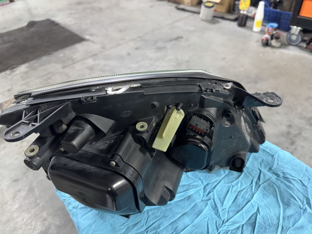Opel vectra C bi-xenon skretny komplet EU