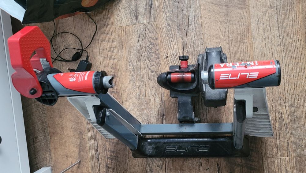 Trenażer do roweru Elite smart