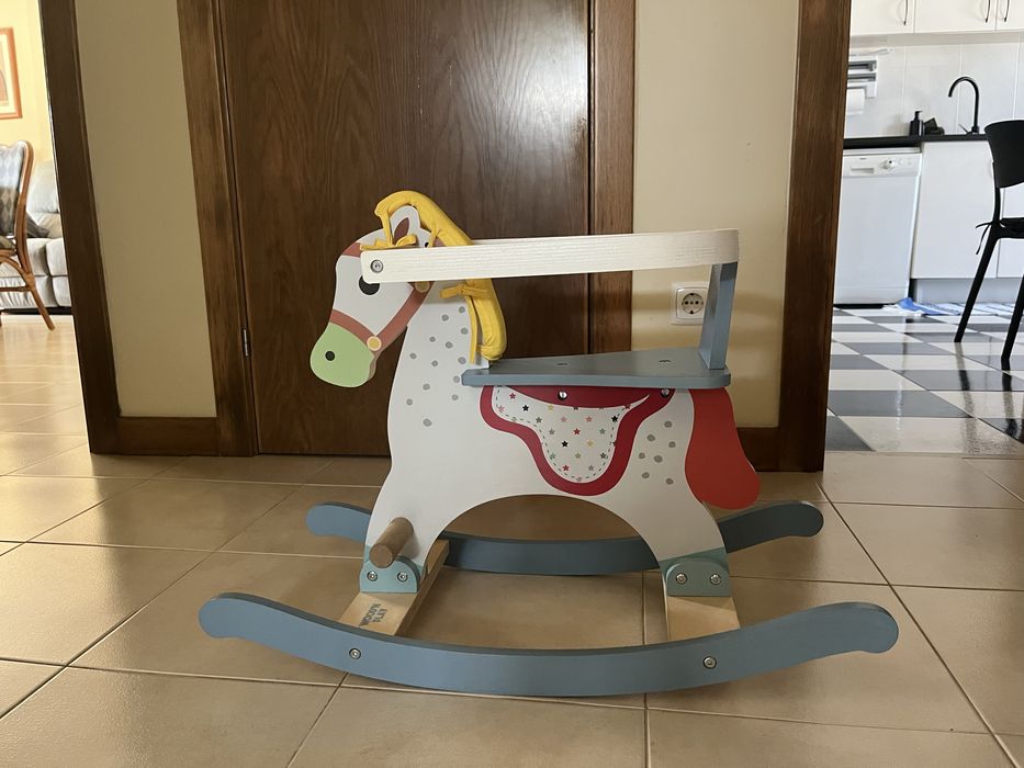 Cavalinho de Madeira NOVO