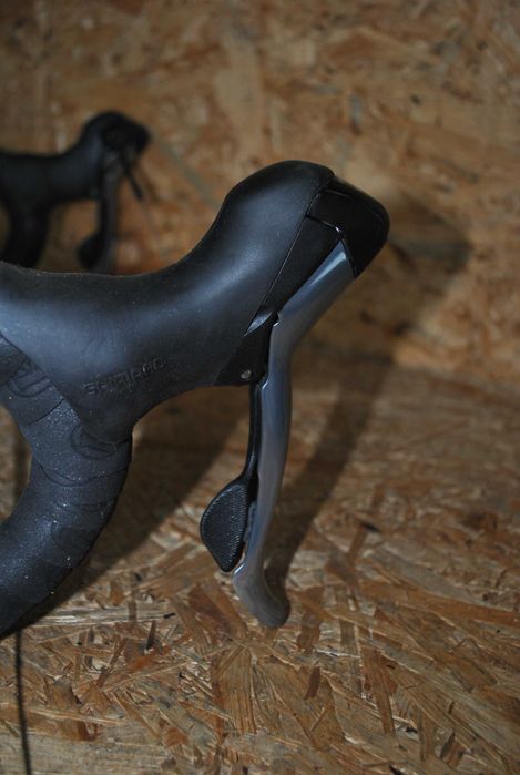 Zestaw kokpit Shimano 105 ST-5600 klamkomanetki 2x10s Bontrager Select