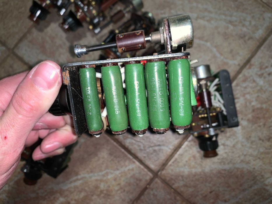 Набори з магазинів резисторів