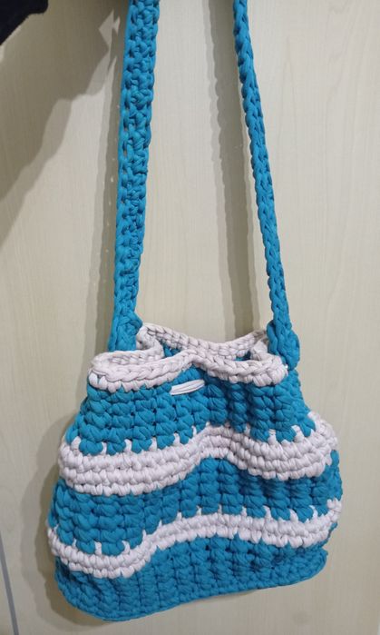 Bolsa trapilho azul turquesa e rosa claro