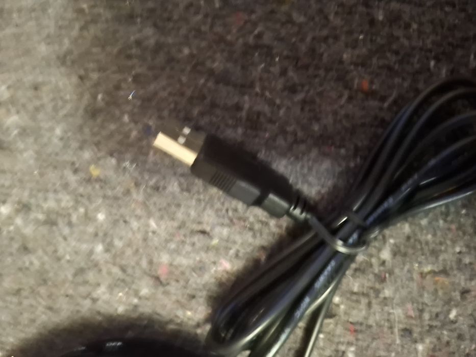 USB - нагреватель чашки.
Пригодится любителям