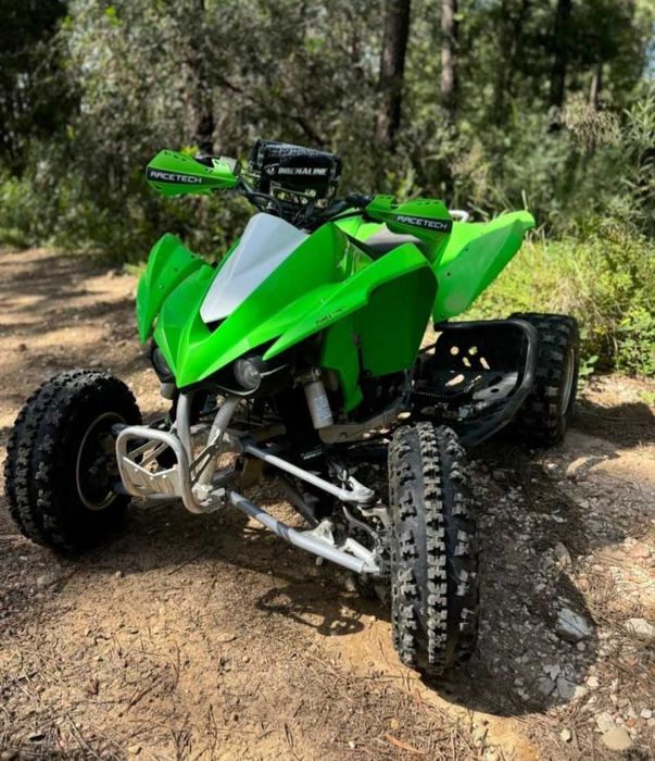 Moto 4 kawasaki gasolina