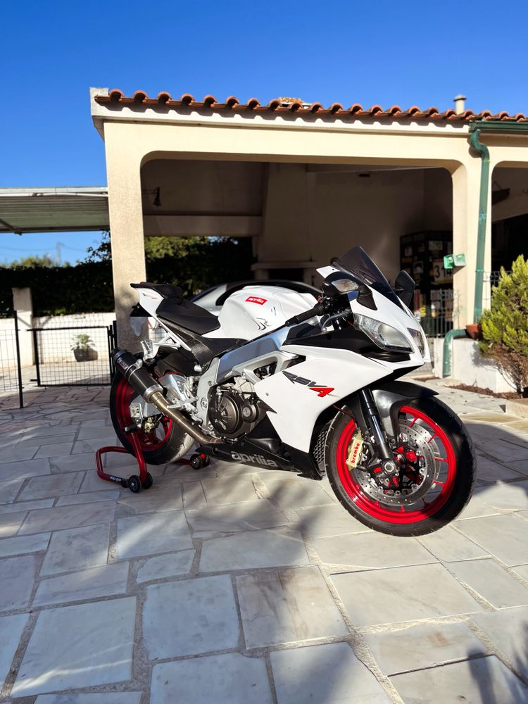 Aprilia RSV4