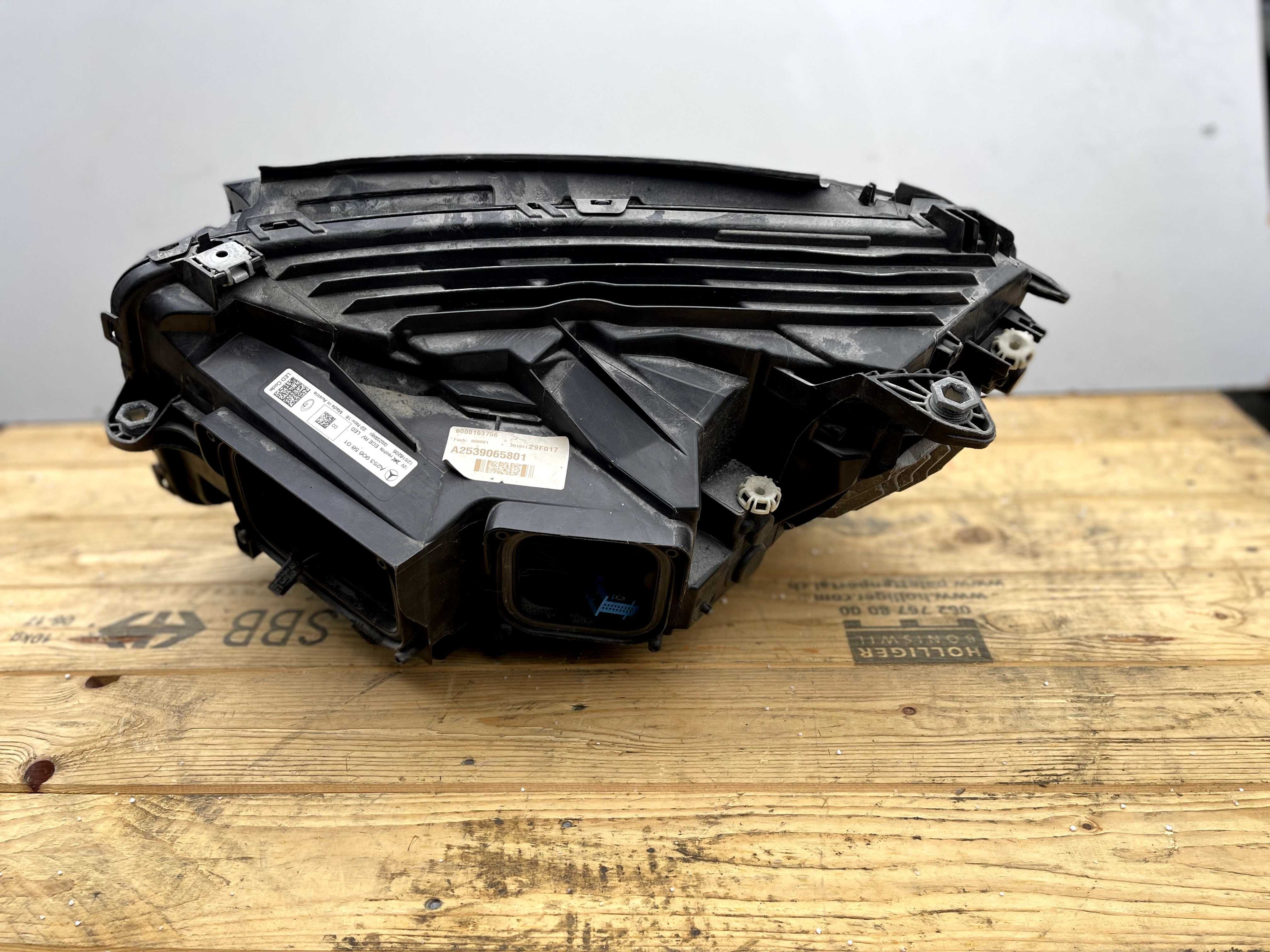 Lampa przód prawa Mercedes GLC W253 253  LED