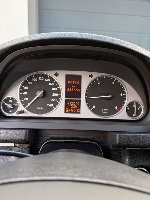 Продам мерседес В200